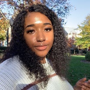 Meet your Posher, Briana